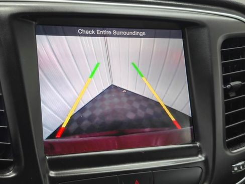 Used 2015 Chrysler 200 Limited w/ Comfort Group FWD image 7