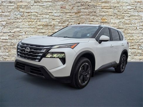 Used 2025 Nissan Rogue SV image 5