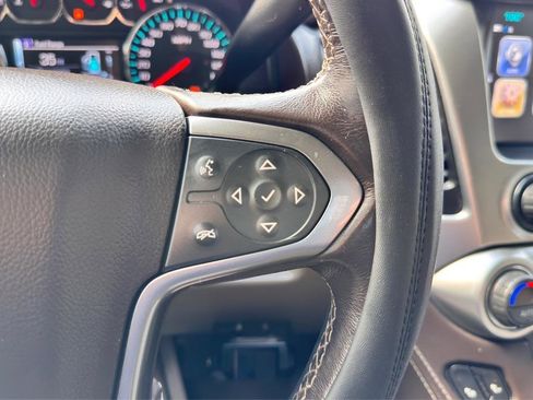 Used 2018 Chevrolet Suburban LT RWD image 32