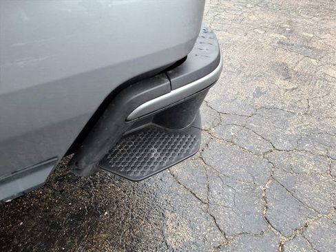 Used 2023 Chevrolet Colorado LT w/ LT Convenience Package image 21