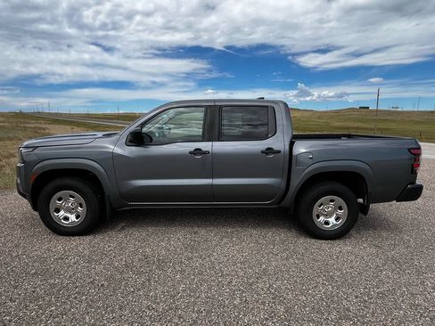 Used 2022 Nissan Frontier S w/ Technology Package AWD/4WD image 2