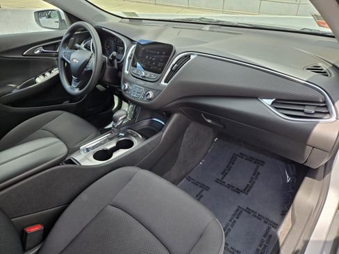 Used 2021 Chevrolet Malibu LT image 28
