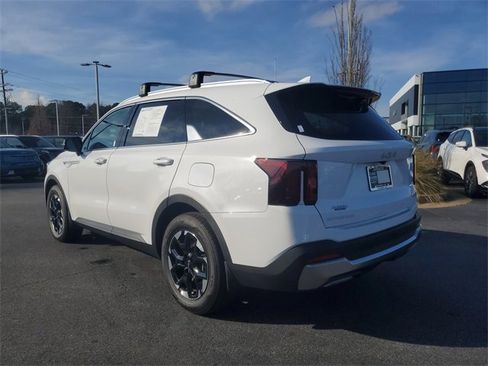 Used 2025 Kia Sorento S image 6