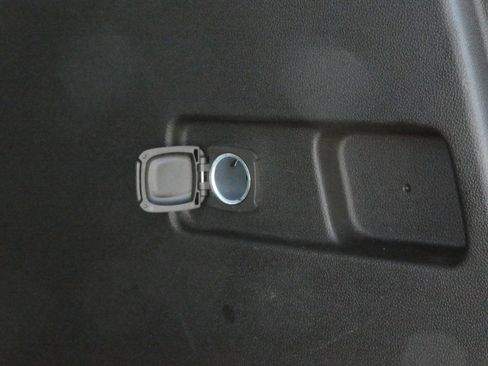 Certified 2023 GMC Acadia SLE w/ Driver Convenience Package image 24