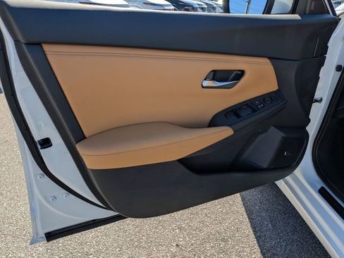 New 2025 Nissan Sentra SV w/ SV Premium Package FWD image 11