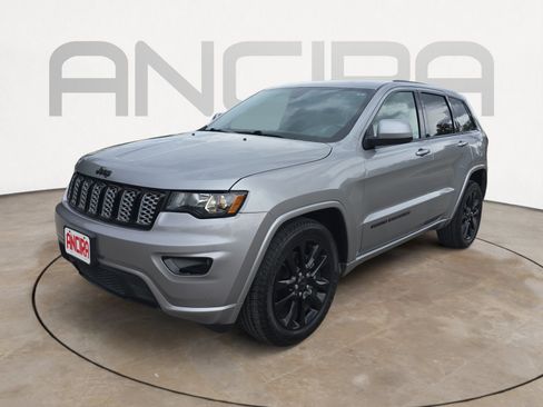 Used 2018 Jeep Grand Cherokee Altitude image 6