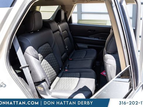 Used 2023 Nissan Pathfinder SV AWD/4WD image 24