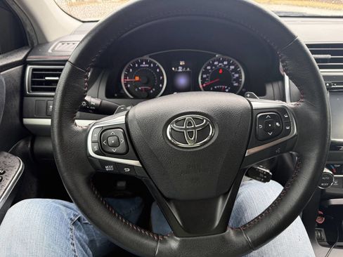 Used 2015 Toyota Camry XSE image 17