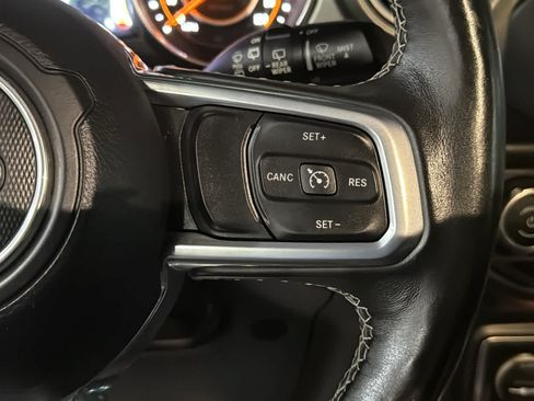 Used 2019 Jeep Wrangler Unlimited Sahara w/ Cold Weather Group AWD/4WD image 13