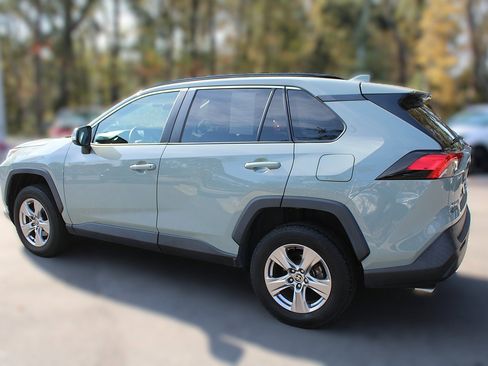 Used 2022 Toyota RAV4 XLE image 6