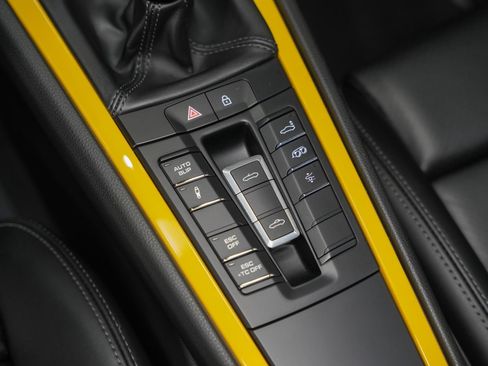 Used 2019 Porsche 911 Speedster RWD image 43