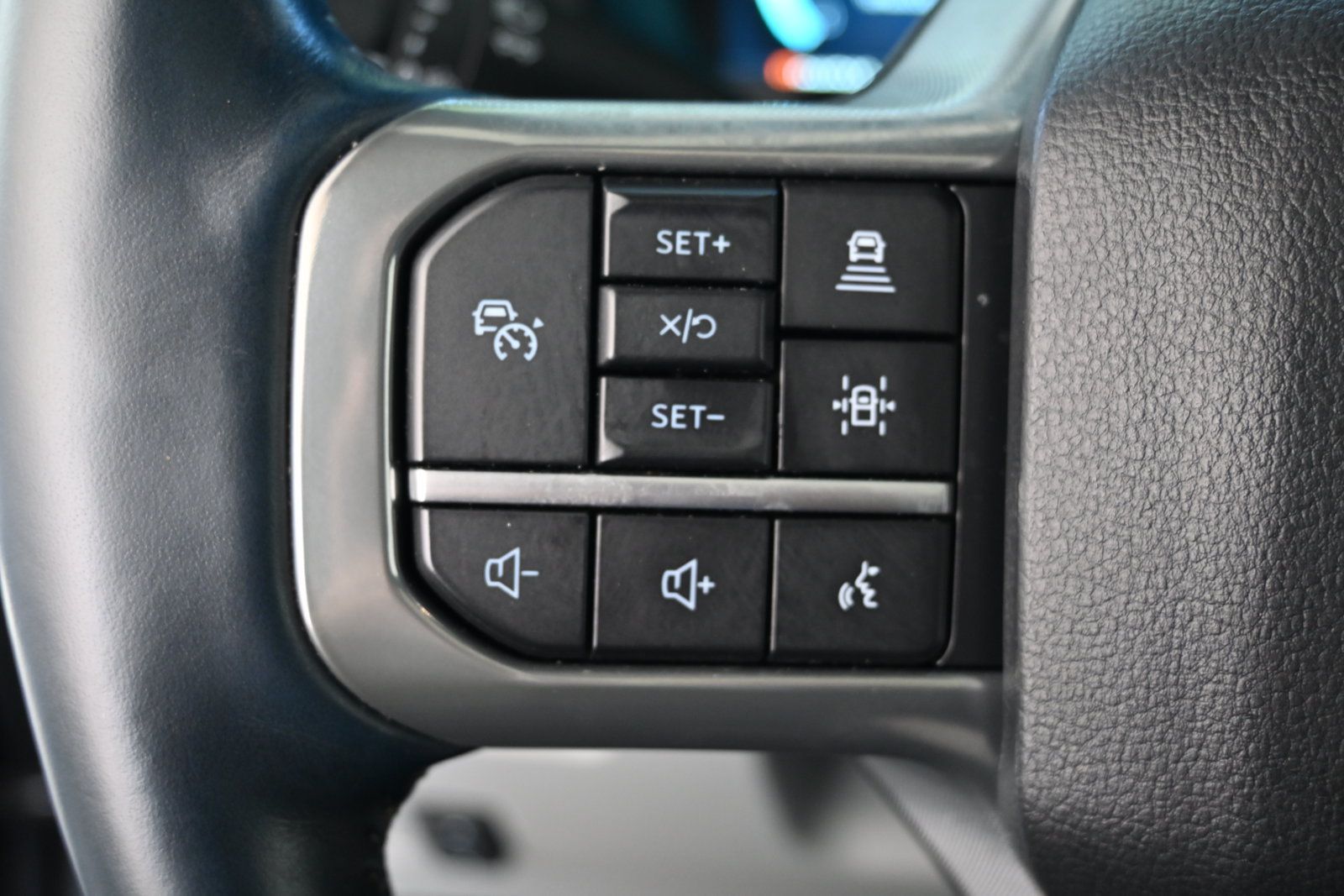 Used 2024 Ford F350 Limited w/ FX4 Off-Road Package AWD/4WD image 29