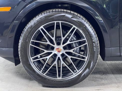 Certified 2026 Porsche Cayenne Coupe AWD/4WD image 11