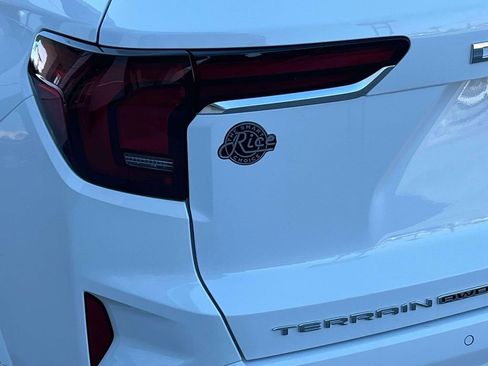 New 2026 GMC Terrain Denali w/ LPO, Floor Liner Package image 10