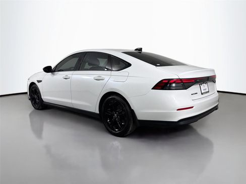 Used 2025 Honda Accord SE image 7