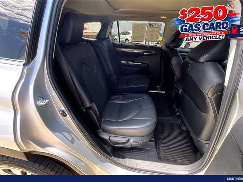 Used 2023 Toyota Highlander Platinum AWD/4WD image 27