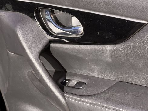 Used 2017 Nissan Rogue Sport SL w/ SL Premium Package image 32