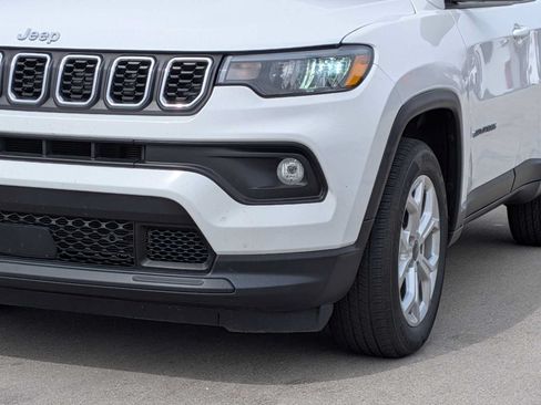 Used 2025 Jeep Compass Latitude AWD/4WD image 10