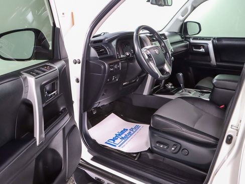 Used 2023 Toyota 4Runner SR5 Premium w/ Moonroof Package AWD/4WD image 3