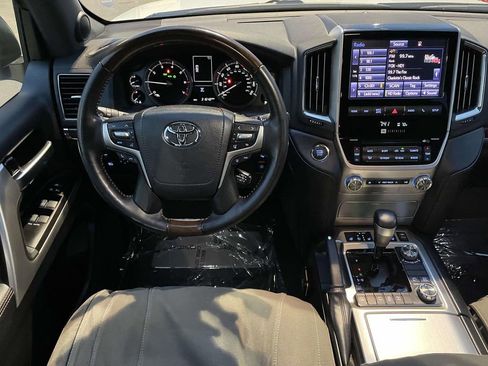 Used 2020 Toyota Land Cruiser Heritage Edition image 23