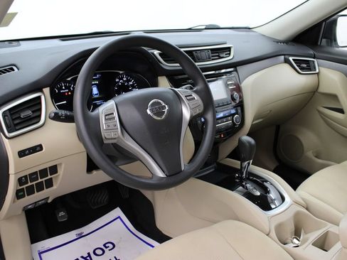 Used 2016 Nissan Rogue SV FWD image 15