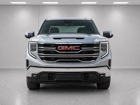 Used 2025 GMC Sierra 1500 SLT RWD image 8