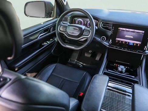 Used 2022 Jeep Wagoneer Series II RWD image 31