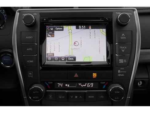 Used 2015 Toyota Camry LE FWD image 18