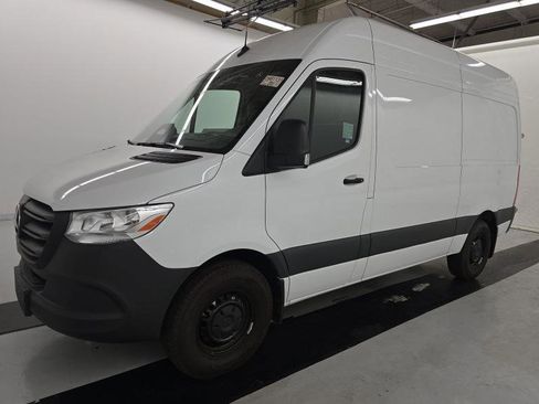Used 2025 Mercedes-Benz Sprinter 2500 image 1