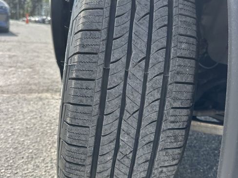 Used 2025 Nissan Rogue SV image 32