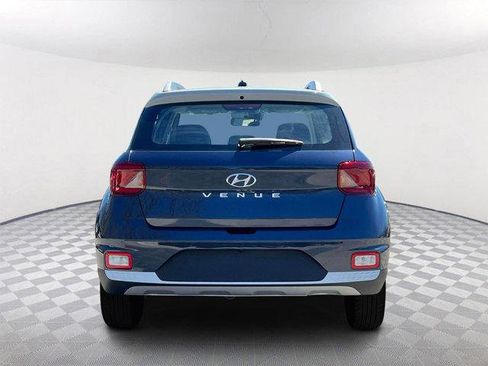 New 2025 Hyundai Venue Limited image 6