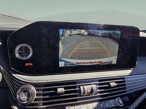 Used 2023 Lexus LS 500 F Sport image 16