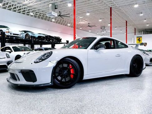 Used 2018 Porsche 911 GT3 w/ Sport Chrono Package RWD image 4