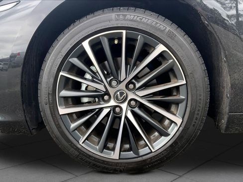 Used 2025 Lexus ES 350 w/ Premium Package FWD image 11