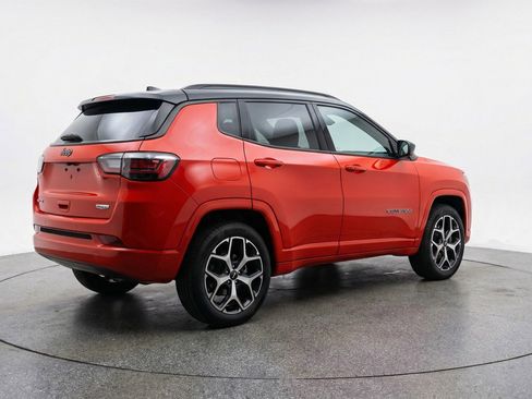 Used 2025 Jeep Compass Limited AWD/4WD image 9