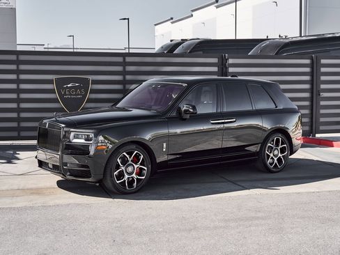 Used 2022 Rolls-Royce Cullinan Black Badge w/ Dark Exterior Package image 6