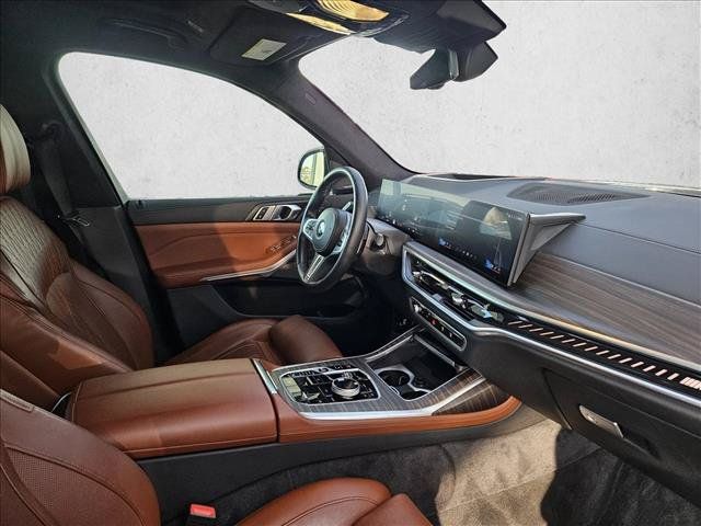 Used 2025 BMW X7 M60i AWD/4WD image 11