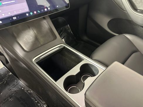 Used 2023 Tesla Model Y Long Range AWD/4WD image 32