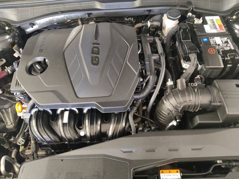 Used 2025 Hyundai Sonata SE FWD image 30