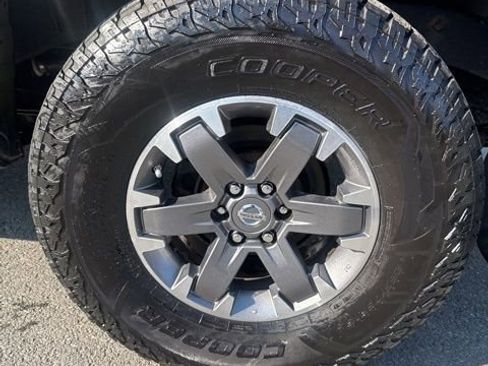 Used 2016 Nissan Frontier PRO-4X w/ Pro-4x Luxury Package image 11