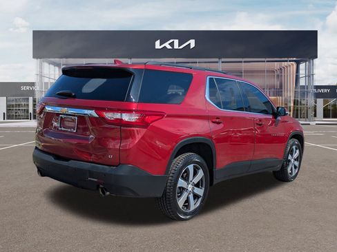 Used 2019 Chevrolet Traverse LT w/ LT Premium Package FWD image 4