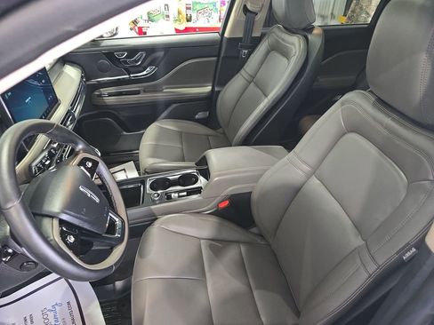 Used 2025 Lincoln Corsair AWD w/ Equipment Group 101A image 13