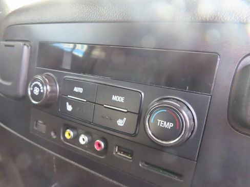 Used 2015 Chevrolet Suburban LTZ image 39