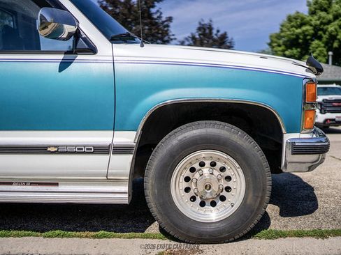 Used 1990 Chevrolet Silverado 3500 2WD Regular Cab image 11