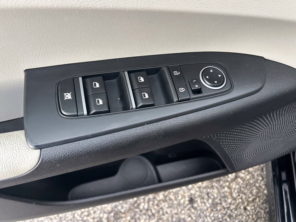 Used 2023 Kia Forte LXS FWD image 32