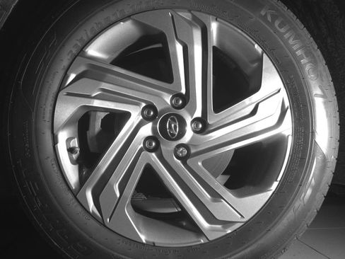 Used 2023 Hyundai Santa Fe SEL w/ Premium Package image 9