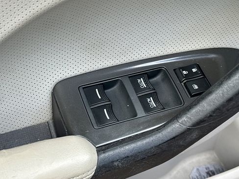 Used 2012 Acura TSX Sport Wagon FWD image 12