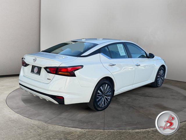 Used 2025 Nissan Altima 2.5 SV AWD/4WD image 7
