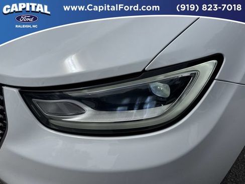 Used 2024 Chrysler Pacifica Touring-L FWD image 11