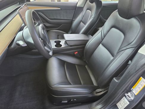Used 2023 Tesla Model 3 Standard Range image 11